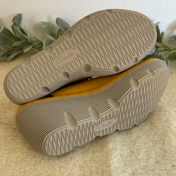 Clarks Artisan Clarene Grace lace up wedge heel in yellow women size 10 - Picture 8 of 10